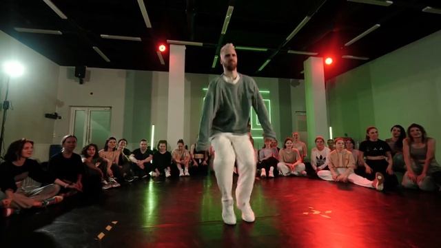 @britneyspears - TOXIC (remix) choreo by Stas Cranberry смотреть онлайн