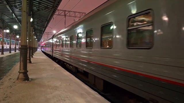 Прибытие ЧС7-009 со скорым поездом №148Ч сообщением Калининград - Москва смотреть онлайн