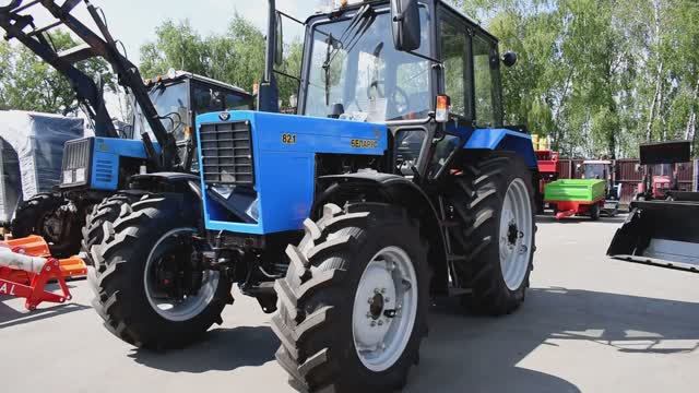 Трактор Мтз 82.1 (23-12) с Реверс редуктором смотреть онлайн