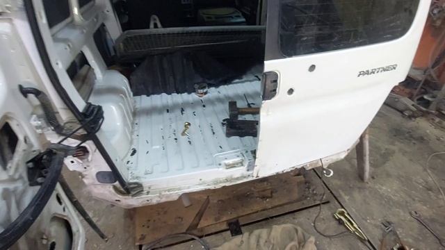 Пежо, ремонт кузова.mp4