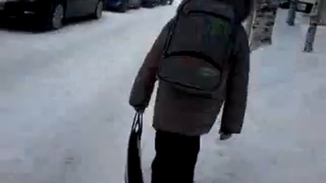 Шёл медведь полесу и упал на курицу смотреть онлайн