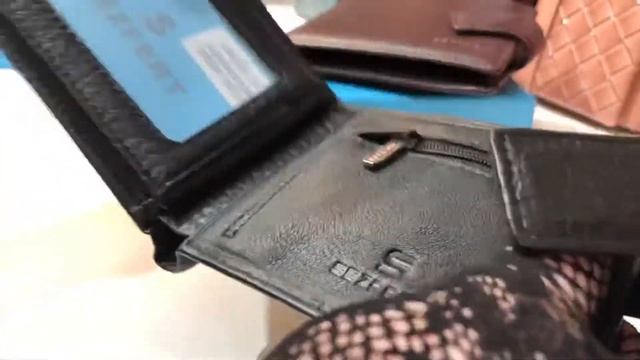 Удобный кожаный кошелек смотреть онлайн