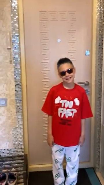 Без меня в магазин нельзя!!!#apsent #shortsclip #shorts #top #trending #trend #стой #можноястобой смотреть онлайн