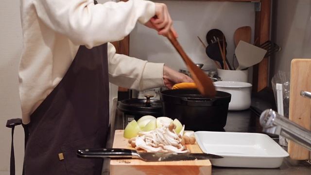 【暮らしのvlog】野菜たっぶり我が家の晩ごはん｜簡単副菜のレシピ６選｜きょうのお夕飯｜少ない調味料でつくるごはん смотреть онлайн
