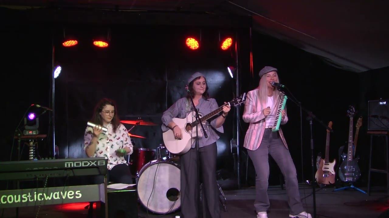 "Ёжики" автор Лариса Коцюба.