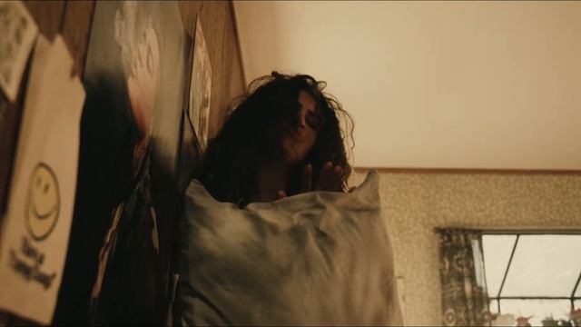 zendaya being high смотреть онлайн