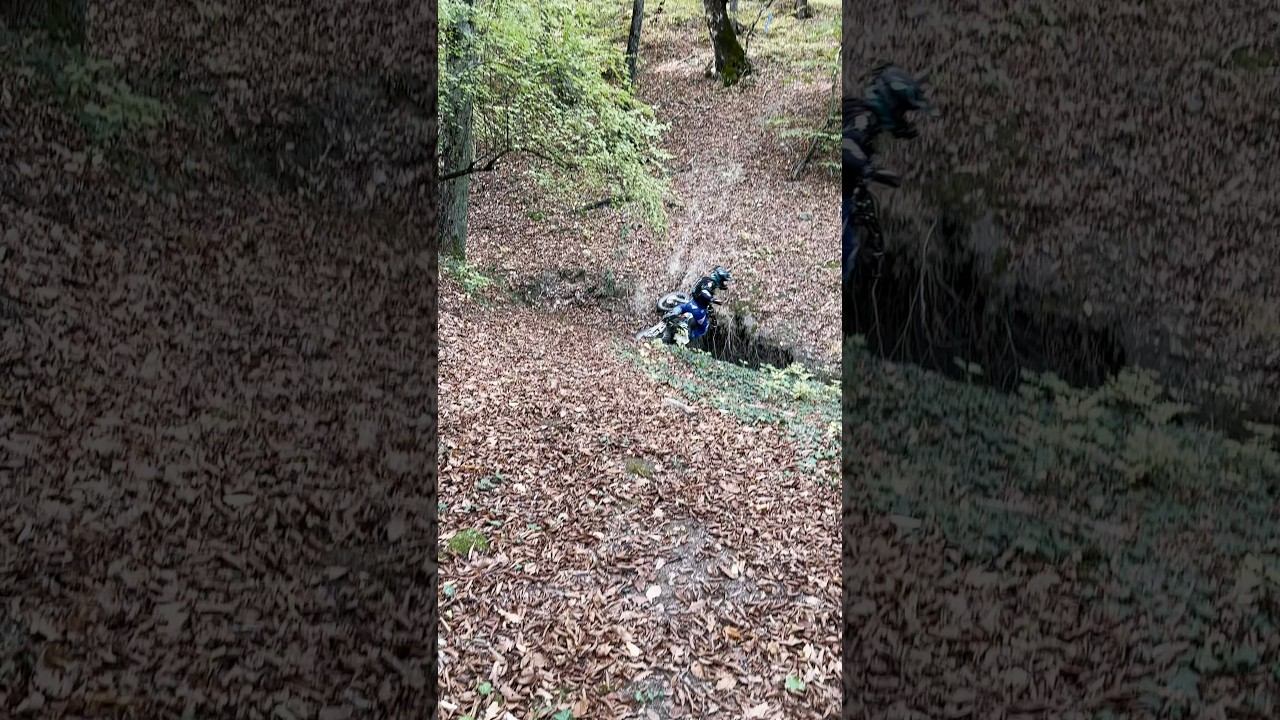 Смешное падение на эндуро мотоцикле в стиле марио. #endurofails #enduro смотреть онлайн