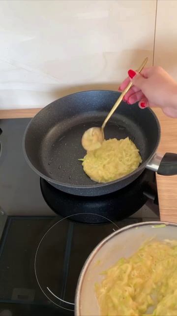 Кабачковые пирожки от года
8cuxjbntp6jeb31i