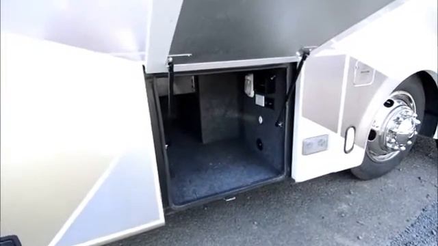 The RV Corral 2004 Tiffin Phaeton - 40' смотреть онлайн