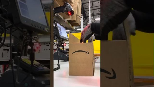 Packer at amazon fulfillment center смотреть онлайн