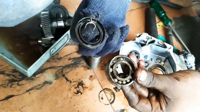 How to change the rear wheel bearings of a scooter# Honda Activa смотреть онлайн