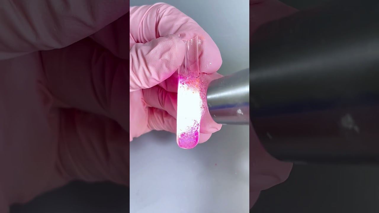 Забирайте сочную идею дизайна моделирования ногтей на верхних формах от Nail Couture