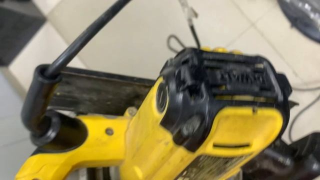 Пила DeWalt смотреть онлайн