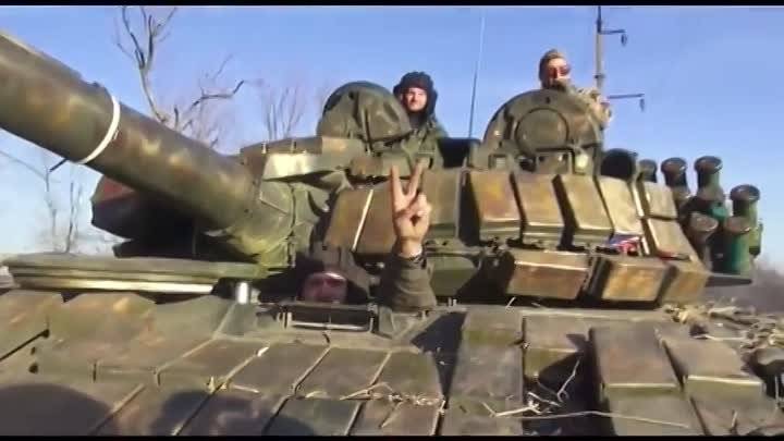 «Сотни ребят, сотни наших ребят снова идут через пламя» в поддержку бойцов Армии России ВИДЕО Рус смотреть онлайн