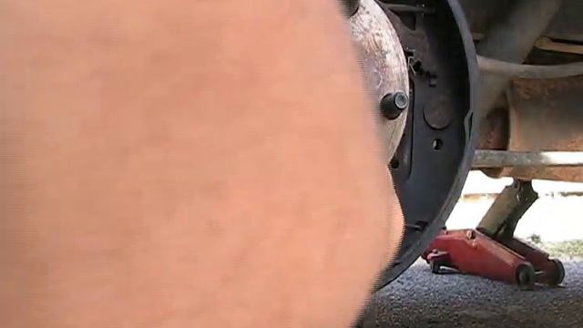 01 Dodge Caravan. Replace rear brakes shoes. Part 2 of 2 смотреть онлайн