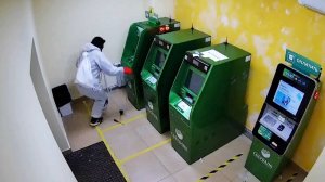 КАК БАНКОМАТЫ РАЗДАВАЛИ ХАКЕРАМ ДЕНЬГИ?!