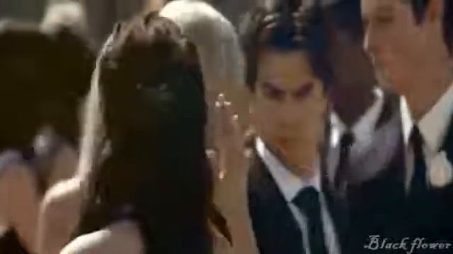 Damon & Elena كل ما اقرب خطوه ليه ♥ смотреть онлайн