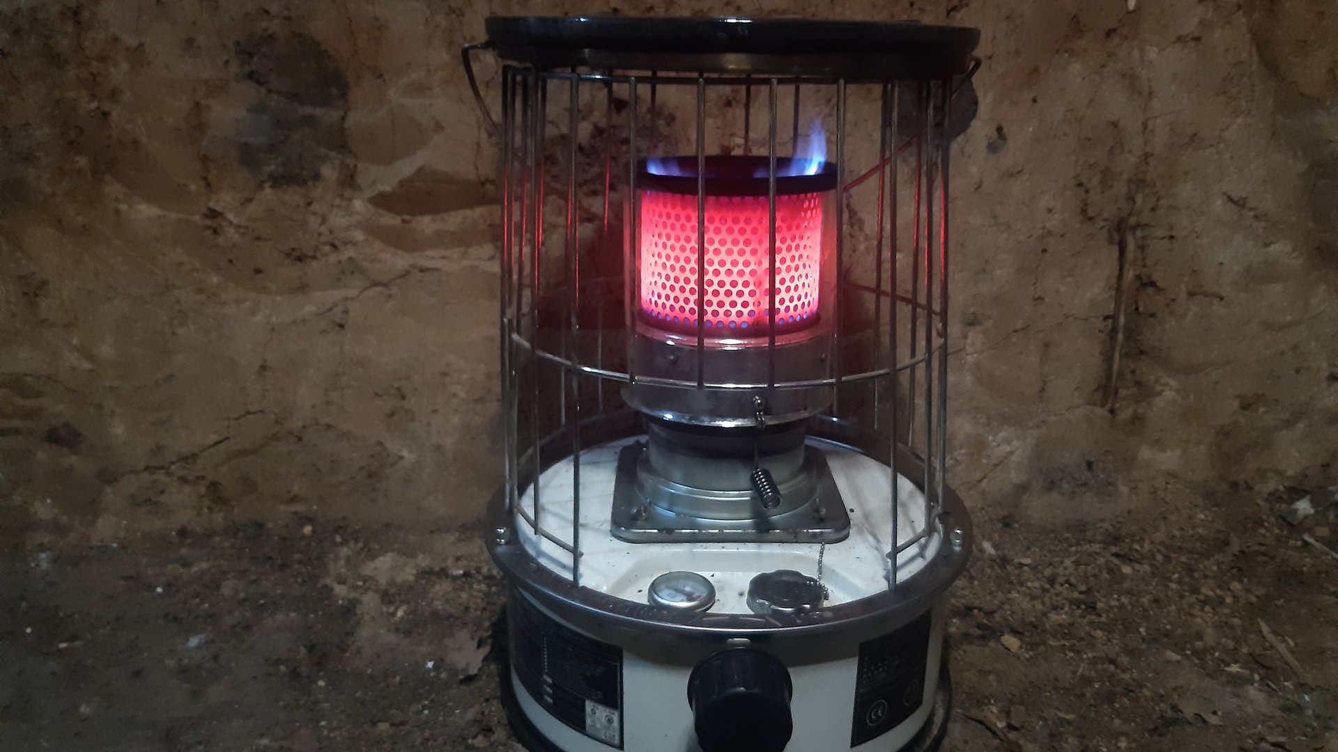 Ремонт фитиля керосинового отопителя.