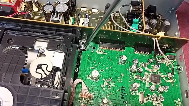 CD проигрыватель Denon DCD-720AE - ремонт (аппарат от подписчика) смотреть онлайн