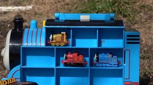 Томас и Диснеевские машинки играют  в прятки!