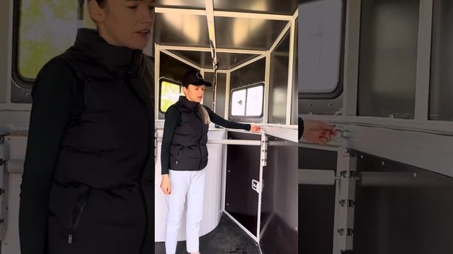 Обзор одноместной коневозки. Подробнее по телефону 89097582929 Звоните ! смотреть онлайн