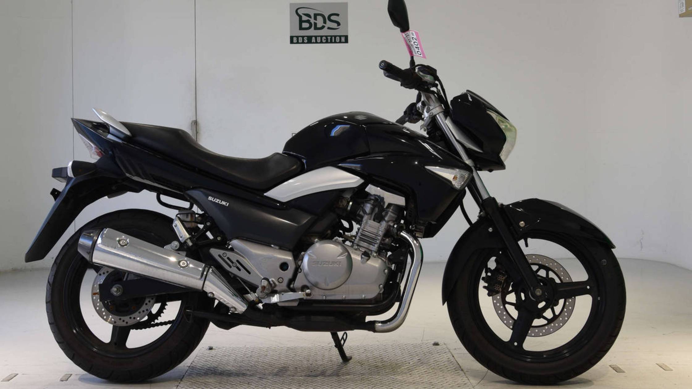 0402 - Suzuki GSR250 - LC6GJ55D001112319 смотреть онлайн