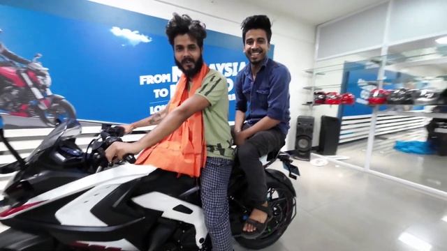 Taking delivery of pulsar RS200 BS6 | 2022 bajaj pulsar rs 200 | Metallic pearl white RS 200 смотреть онлайн