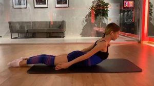 Back workout  for women no equipment / Mari Kruchkova