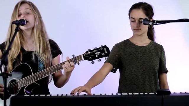 Crazy - Gnarls Barkley ft. Ludacris (Violette Lani and Iris Andie Raw Cover) смотреть онлайн