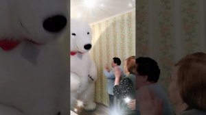 Поздравление от белого мишки в Оренбурге .mp4
