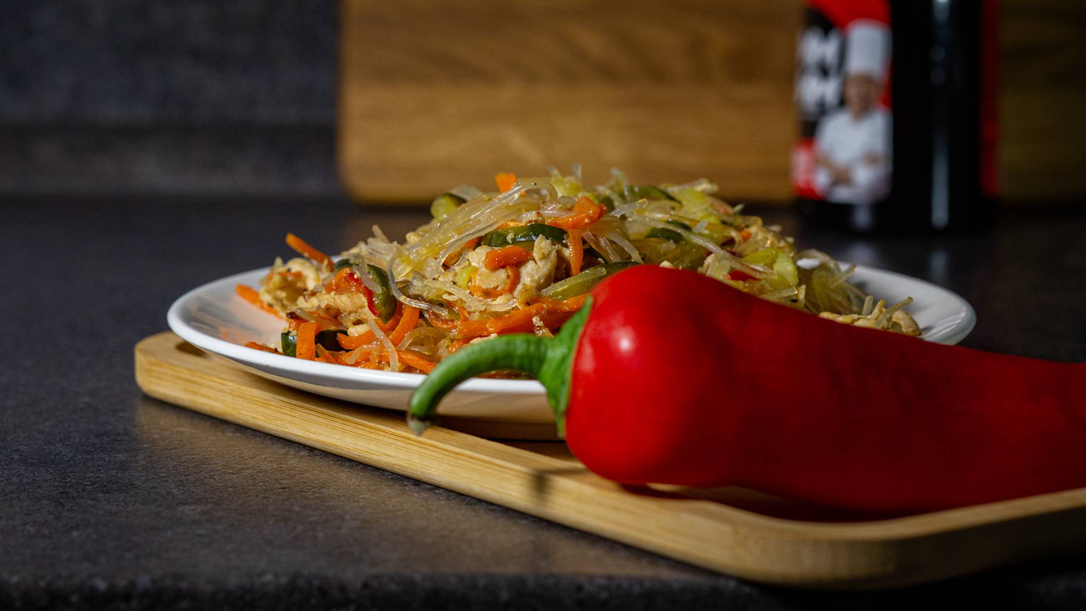 Фунчоза с курицей и овощами смотреть онлайн