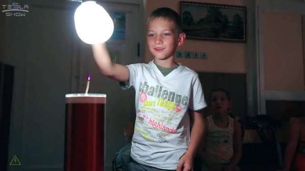 TESLA SCHOOL SHOW HD