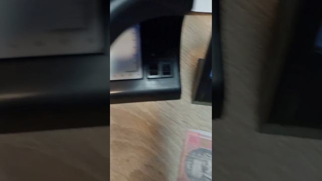 Украинская гривня .Вид под УФ и ИК детектором. смотреть онлайн