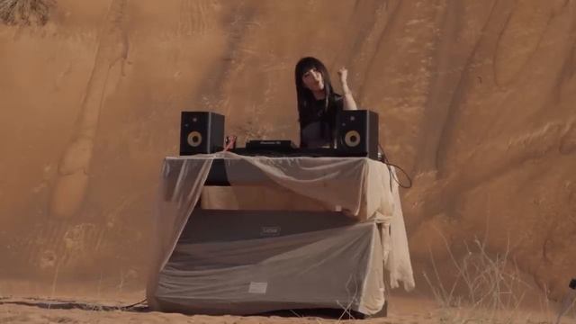 YOUNA - Melodic Techno & Progressive House DJ Mix 13 @ Red Sand Desert I Dubai смотреть онлайн
