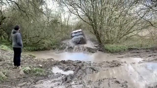 Monster Land Rover Defender V8, Extreme Offroad, Overland, Great, Adventure 4u, United Kingdom смотреть онлайн