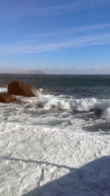 Зимний прибой в Крыму, Чёрное море смотреть онлайн