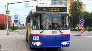 Троллейбус Ярославля ЗиУ-682Г-016.02 борт. №19 маршрут 7 на остановке "ЦНТИ"