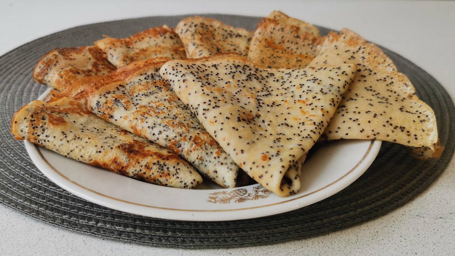 Тонкие блины с маком на молоке с дырочками. Простой рецепт ажурных блинов. Не прилипают к сковороде смотреть онлайн