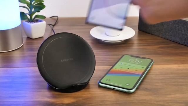 Samsung Wireless Charger Trio - мечта пользователей Apple! смотреть онлайн
