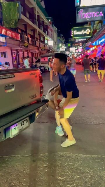 Thailand soi 6 #thailand #walkingstreet #pattaya #soi6 #тайланд #asia #night #пхукет #путешествия смотреть онлайн