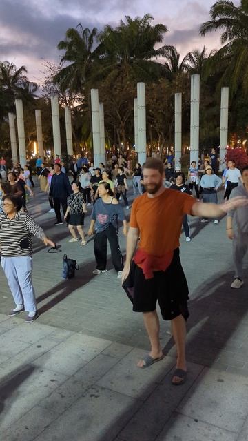 Китайские танцы #让我们跳舞 #海南 #搞笑 #抖音 #douyin #dance смотреть онлайн