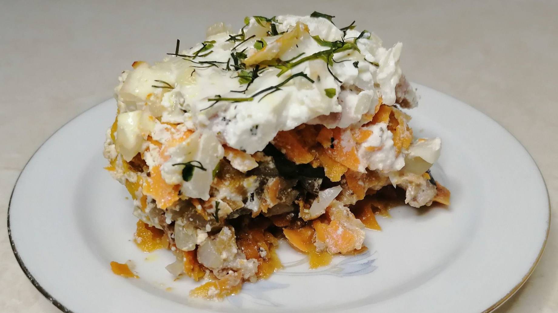 Вкуснейшая запеканка из мяса, грибов и овощей смотреть онлайн