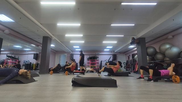 ГРУППОВАЯ ТРЕНИРОВКА ABS \ УПРАЖНЕНИЯ НА СПИНУ \ УПРАЖНЕНИЯ НА ПРЕСС \ РАСТЯЖКА смотреть онлайн