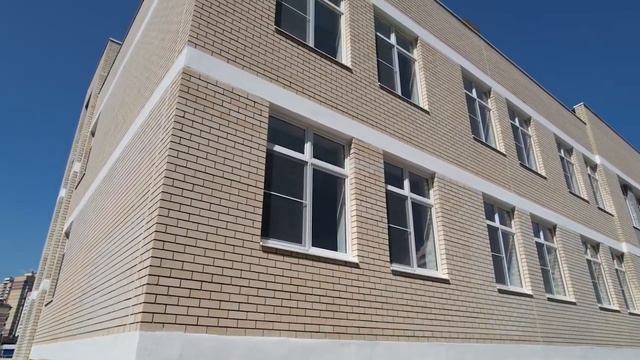 Мега объект, установили 500 москитных сеток.