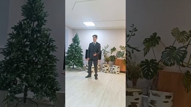 "Лучший город Земли" сл.Л.Дербенёв муз.А.Бабаджанян смотреть онлайн