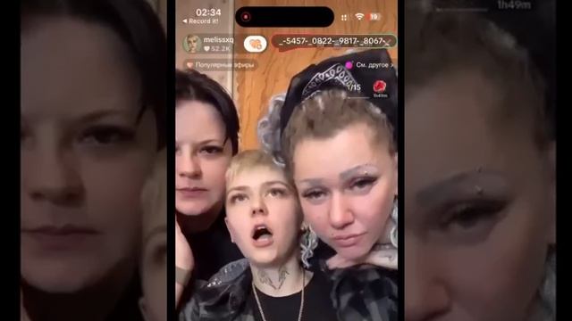Одесситки - «Было бы круче, если были бы мы в России. Мариуполь сейчас н@х@ево живет». смотреть онлайн