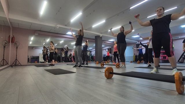 СИЛОВАЯ ТРЕНИРОВКА ЦЕЛОЕ ЗАНЯТИЕ / SUPER STRONG / ГРУППОВАЯ ТРЕНИРОВКА смотреть онлайн