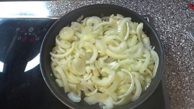 Скумбрия запечённая в луке смотреть онлайн