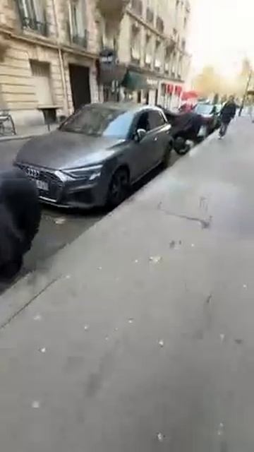 Вот такой сейчас Париж смотреть онлайн