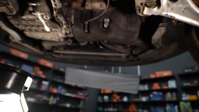 Ako vymeniť olejový filter a motorové oleje na VW PASSAT B6 (3C5) [NÁVOD AUTODOC] смотреть онлайн